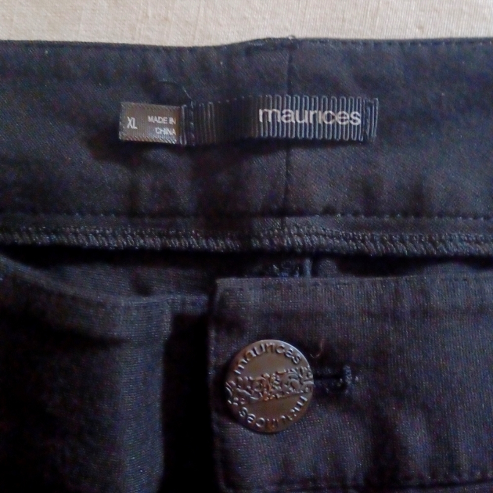 Sz XL Jet Black Capri Jeggings by Maurices - Picture 5 of 10